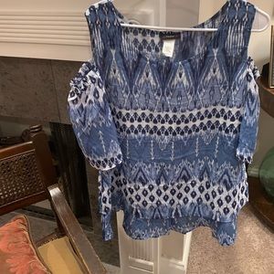 Cocomo Cold shoulder geometric top